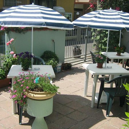 Sirenapop Concept B&B Rivazzurra Di Rimini Екстер'єр фото
