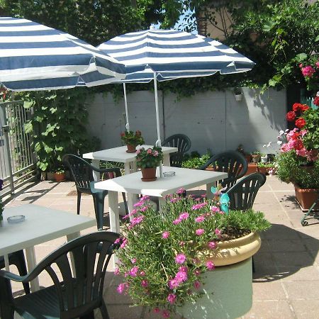 Sirenapop Concept B&B Rivazzurra Di Rimini Екстер'єр фото