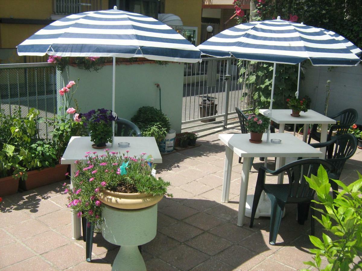 Sirenapop Concept B&B Rivazzurra Di Rimini Екстер'єр фото