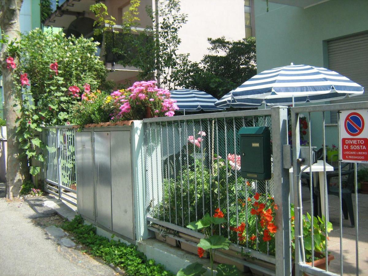 Sirenapop Concept B&B Rivazzurra Di Rimini Екстер'єр фото