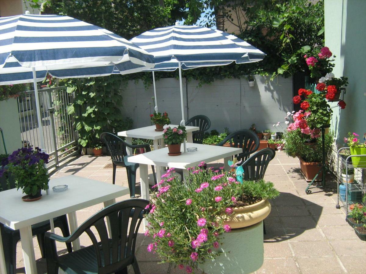Sirenapop Concept B&B Rivazzurra Di Rimini Екстер'єр фото