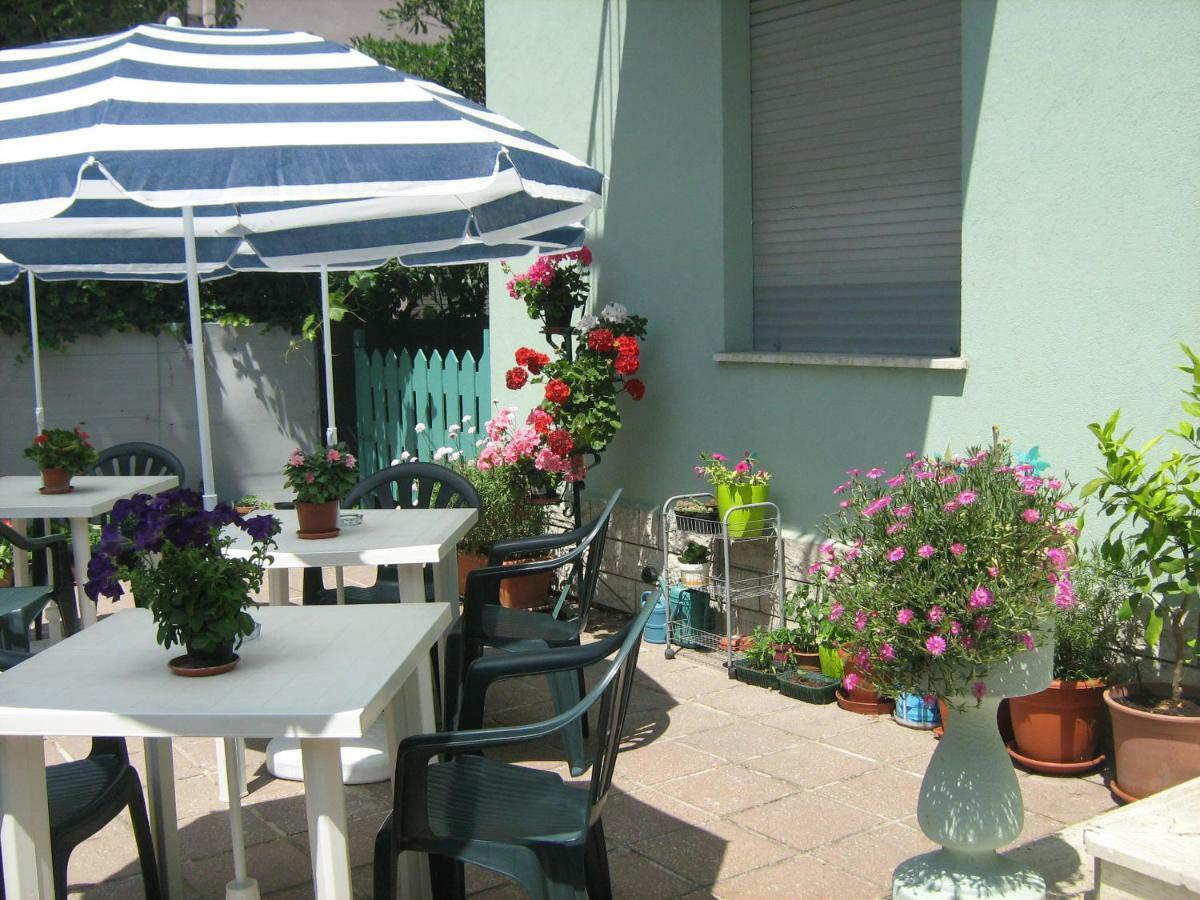 Sirenapop Concept B&B Rivazzurra Di Rimini Екстер'єр фото
